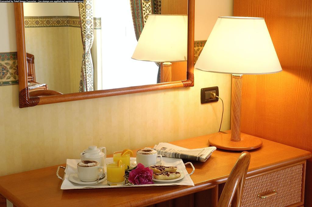 Hotel Casella Пиетра Лигуре Стая снимка